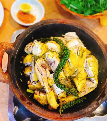 Kim Kê Xông Khoáng (Gà Hấp Muối) (Dĩa)