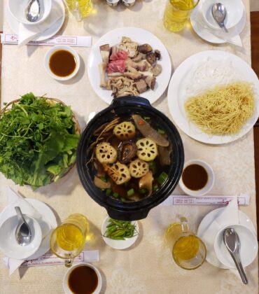 Lẩu Bò Thố Tiềm Thập Cẩm (Lẩu)
