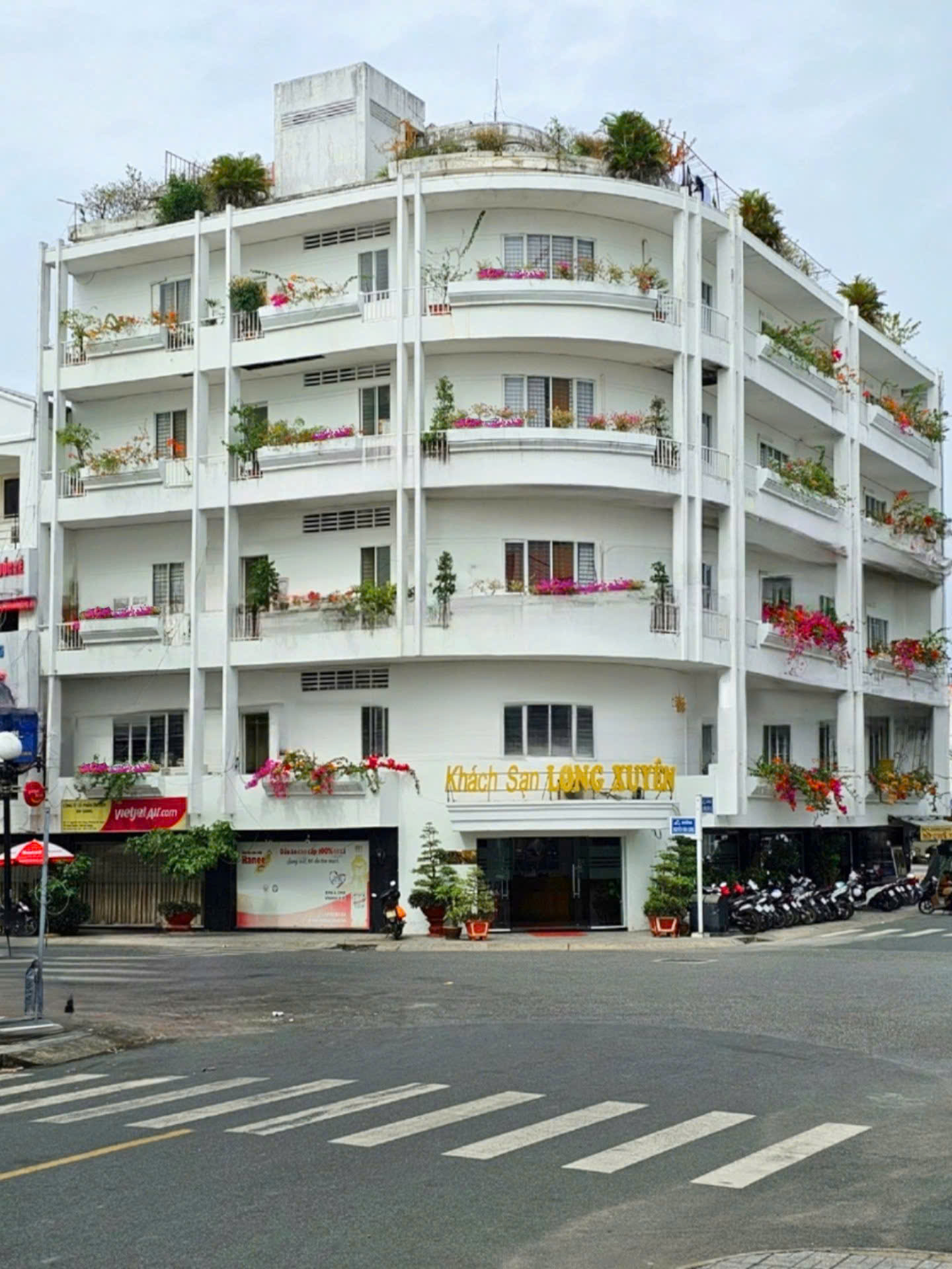 KHÁCH SẠN LONG XUYÊN ✨ GIÁ MỚI HẤP DẪN – TRẢ ĐÚNG NHU CẦU, TIẾT KIỆM TỐI ĐA!